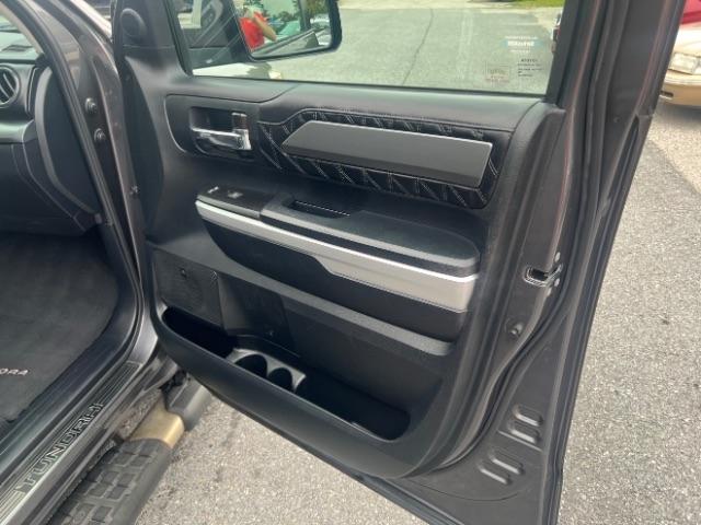 Toyota Tundra Platinum CrewMax 5.7L 4WD 2017