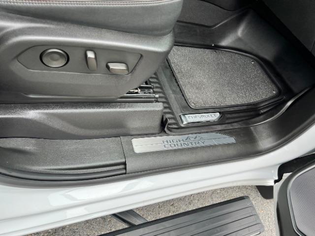 Chevrolet Silverado 1500 High Country Crew Cab 4WD 2022