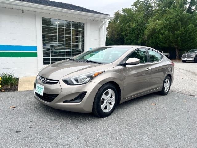 Hyundai Elantra SE 6AT 2015