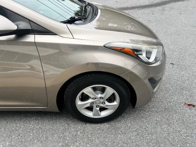 Hyundai Elantra SE 6AT 2015