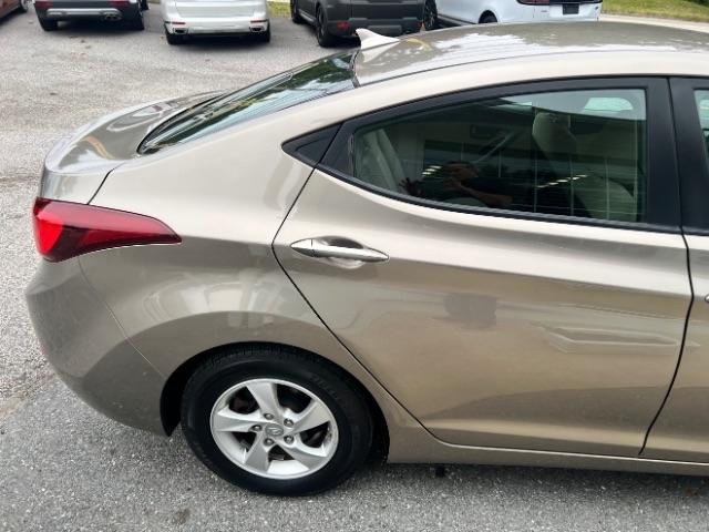 Hyundai Elantra SE 6AT 2015
