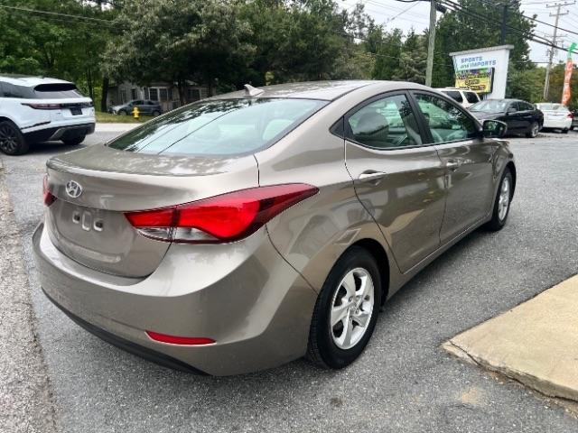 Hyundai Elantra SE 6AT 2015