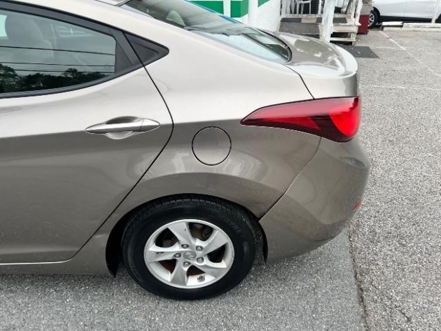 Hyundai Elantra SE 6AT 2015