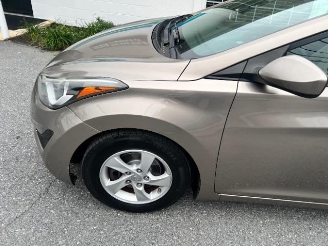 Hyundai Elantra SE 6AT 2015