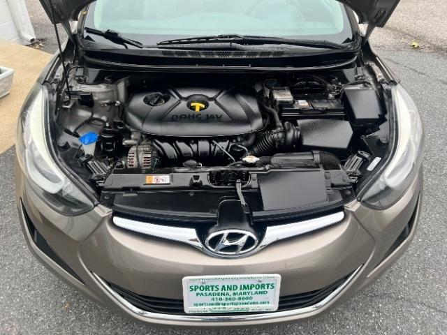 Hyundai Elantra SE 6AT 2015