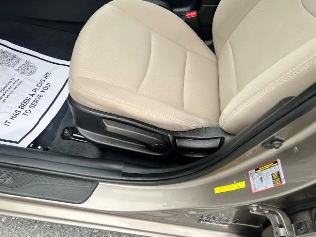 Hyundai Elantra SE 6AT 2015