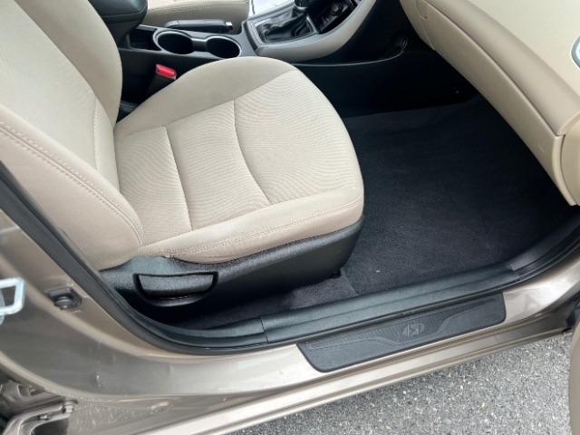 Hyundai Elantra SE 6AT 2015