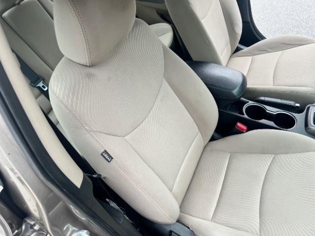 Hyundai Elantra SE 6AT 2015
