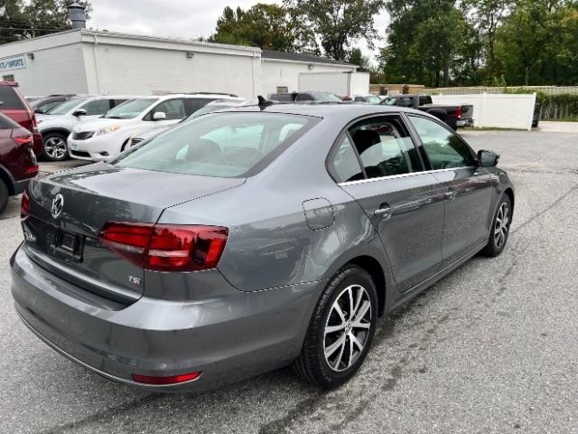 Volkswagen Jetta 1.4T SE 6A 2017