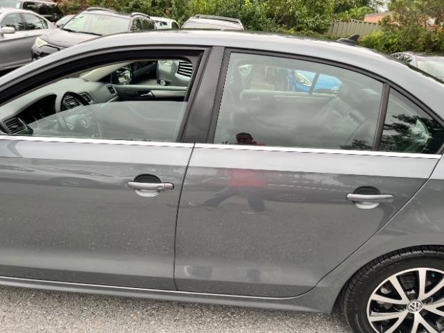 Volkswagen Jetta 1.4T SE 6A 2017