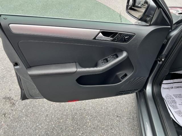 Volkswagen Jetta 1.4T SE 6A 2017