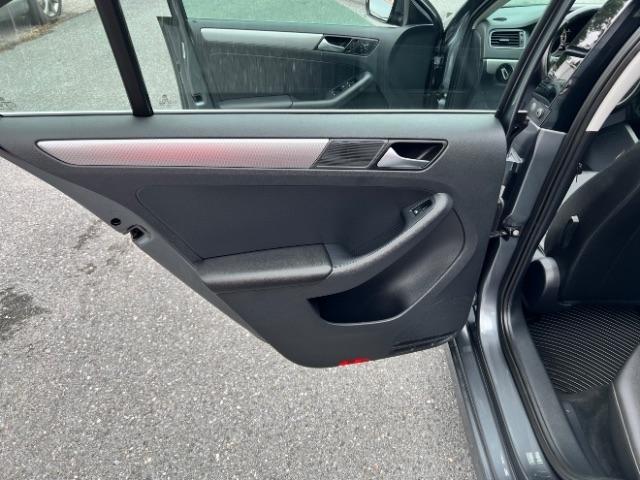 Volkswagen Jetta 1.4T SE 6A 2017