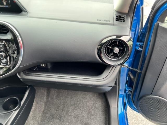 Toyota Prius c LE 2019
