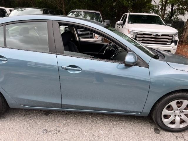 Mazda MAZDA3 i Sport 4-Door 2011