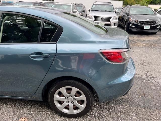 Mazda MAZDA3 i Sport 4-Door 2011