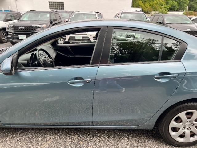 Mazda MAZDA3 i Sport 4-Door 2011