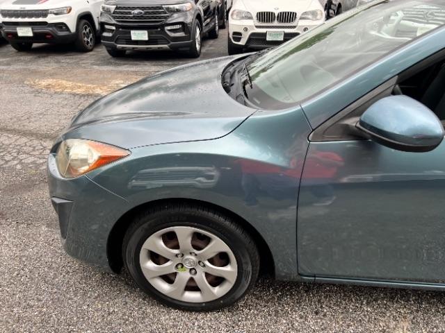 Mazda MAZDA3 i Sport 4-Door 2011