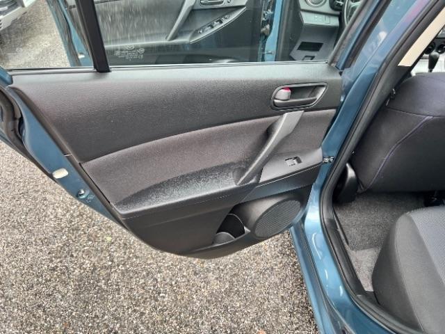 Mazda MAZDA3 i Sport 4-Door 2011