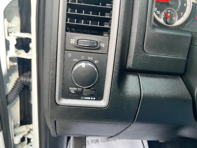 RAM 1500 Classic Tradesman Crew Cab SWB 4WD 2021