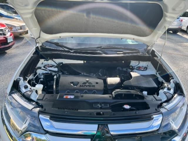 Mitsubishi Outlander SEL AWD 2018
