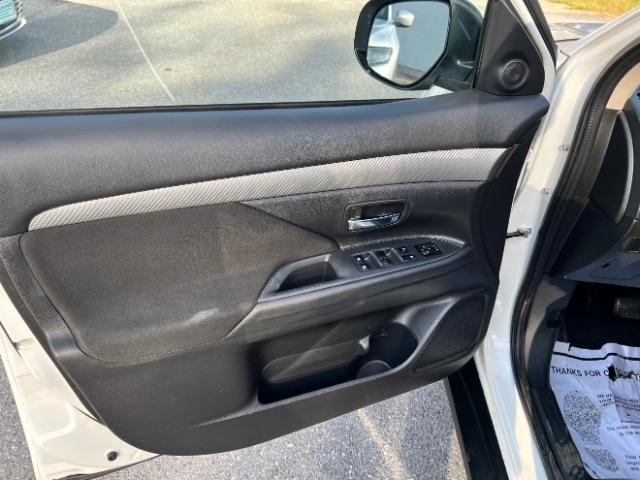 Mitsubishi Outlander SEL AWD 2018