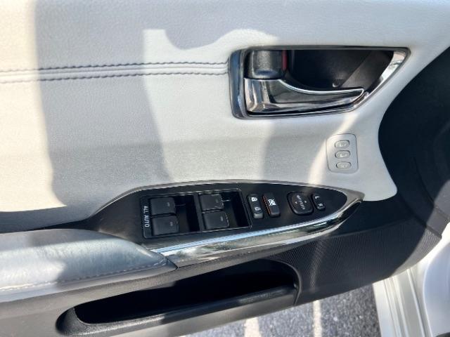 Toyota Avalon Hybrid Limited 2014