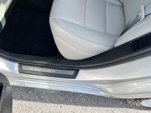 Toyota Avalon Hybrid Limited 2014