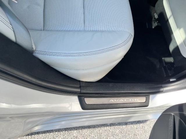 Toyota Avalon Hybrid Limited 2014
