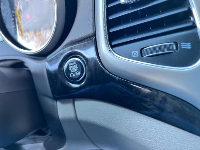 Jeep Grand Cherokee Laredo 4WD 2012