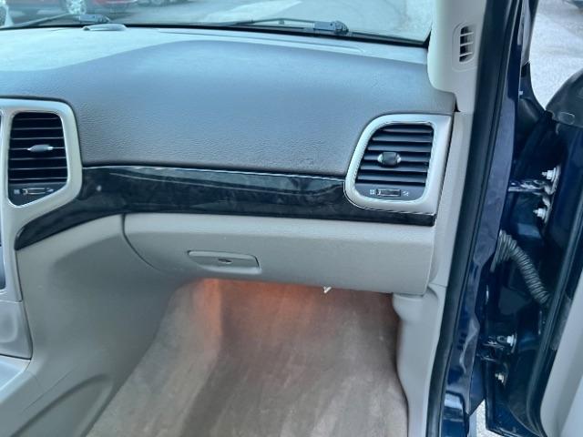 Jeep Grand Cherokee Laredo 4WD 2012