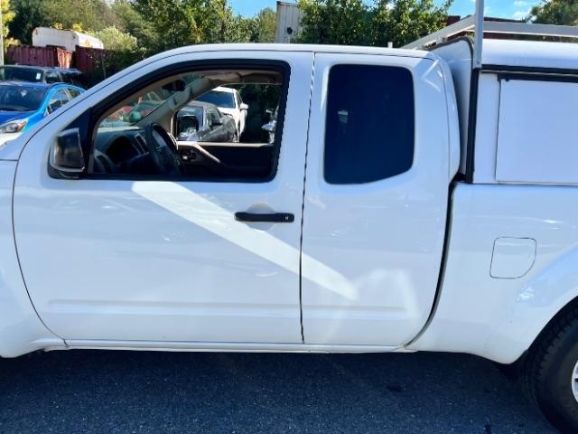 Nissan Frontier SV King Cab I4 5MT 2WD 2017