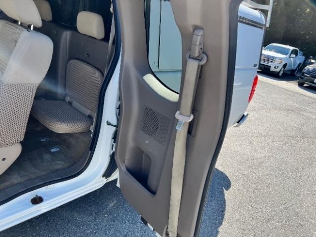 Nissan Frontier SV King Cab I4 5MT 2WD 2017