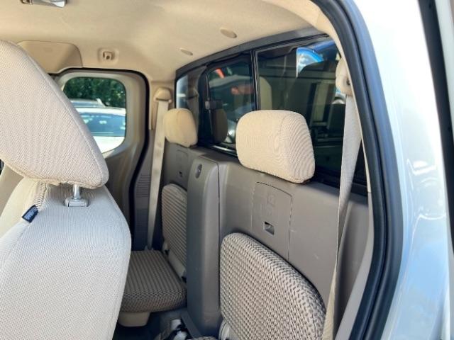 Nissan Frontier SV King Cab I4 5MT 2WD 2017