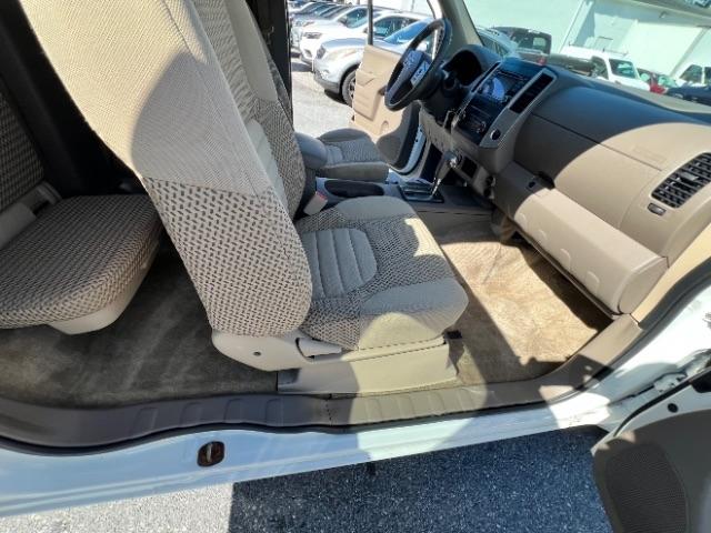 Nissan Frontier SV King Cab I4 5MT 2WD 2017