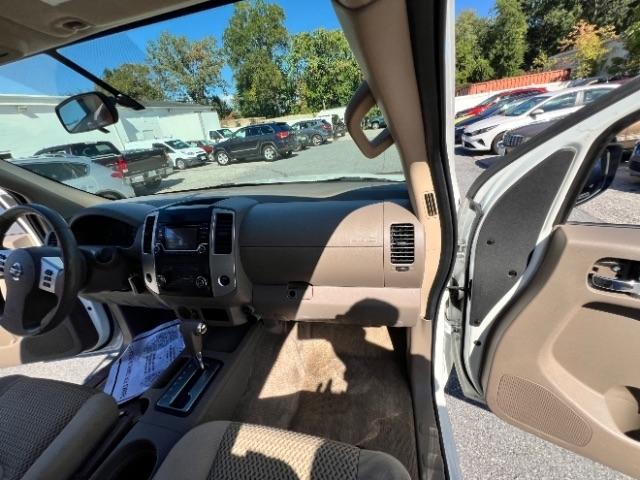 Nissan Frontier SV King Cab I4 5MT 2WD 2017