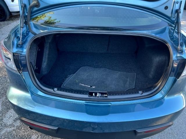 Mazda MAZDA3 i Sport 4-Door 2011