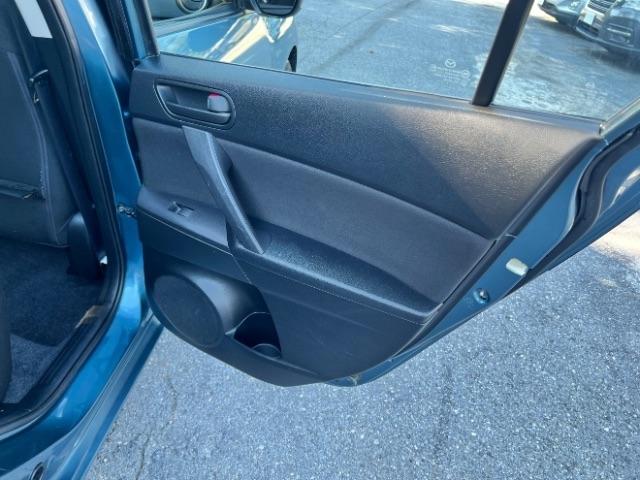 Mazda MAZDA3 i Sport 4-Door 2011