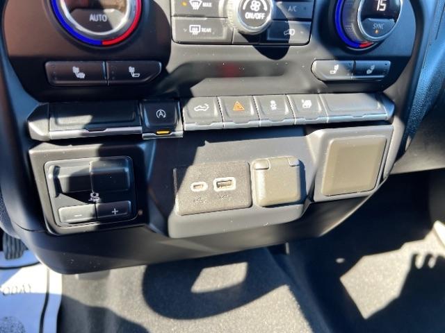 Chevrolet Silverado 1500 LT Crew Cab 4WD 2021