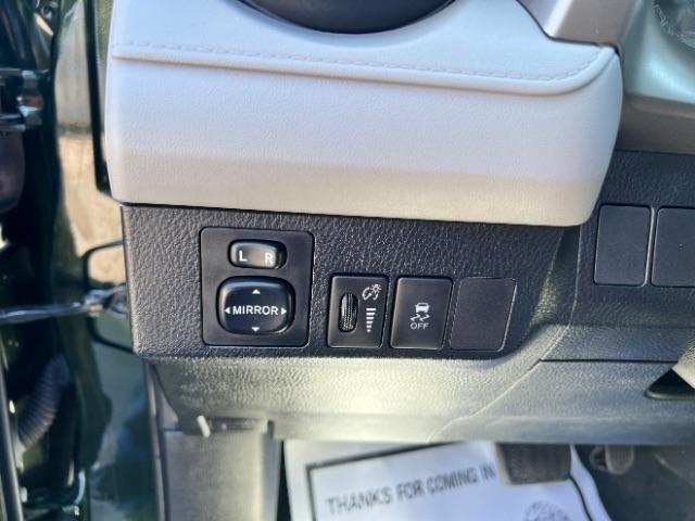 Toyota RAV4 LE FWD 2013