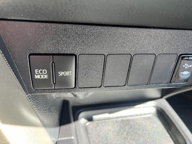 Toyota RAV4 LE FWD 2013