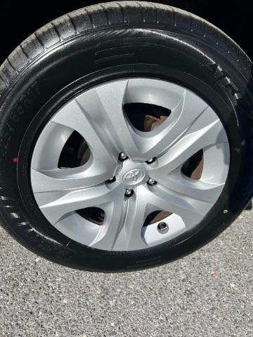 Toyota RAV4 LE FWD 2013
