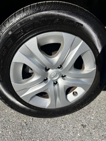 Toyota RAV4 LE FWD 2013
