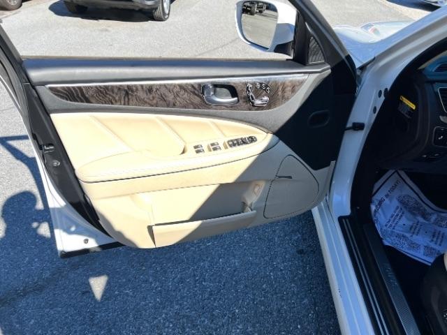 Hyundai Equus Signature 2014