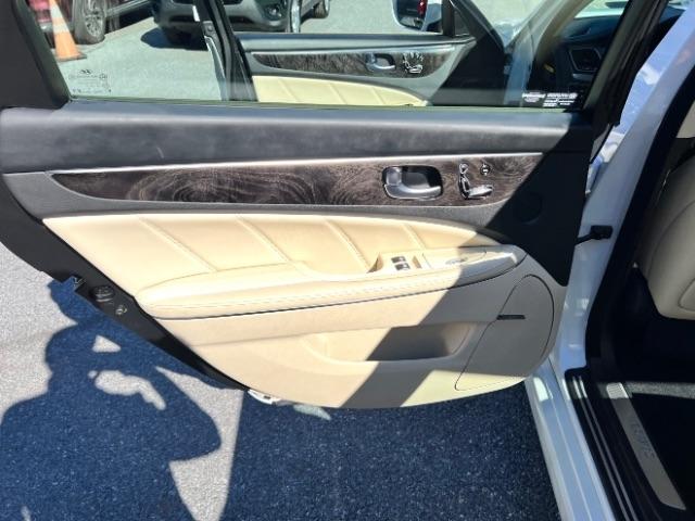 Hyundai Equus Signature 2014