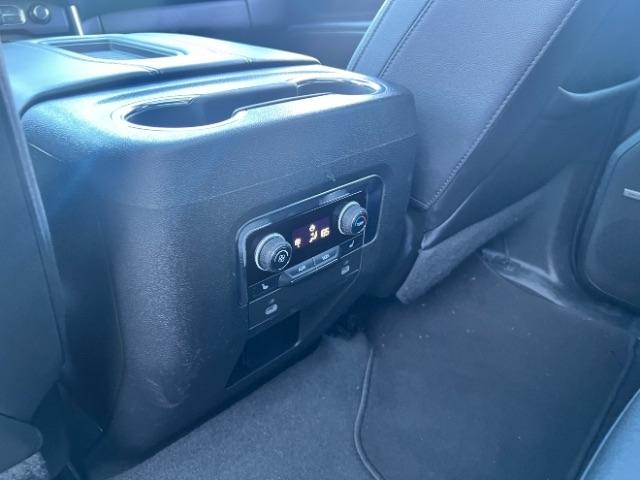 Chevrolet Suburban LT 4WD 2022