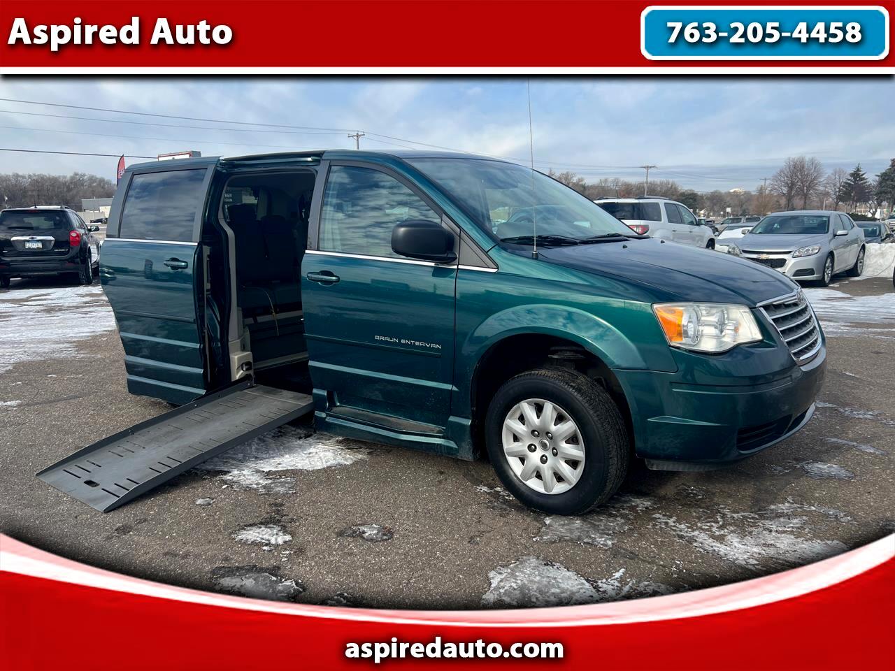 Chrysler Town & Country LX 2009