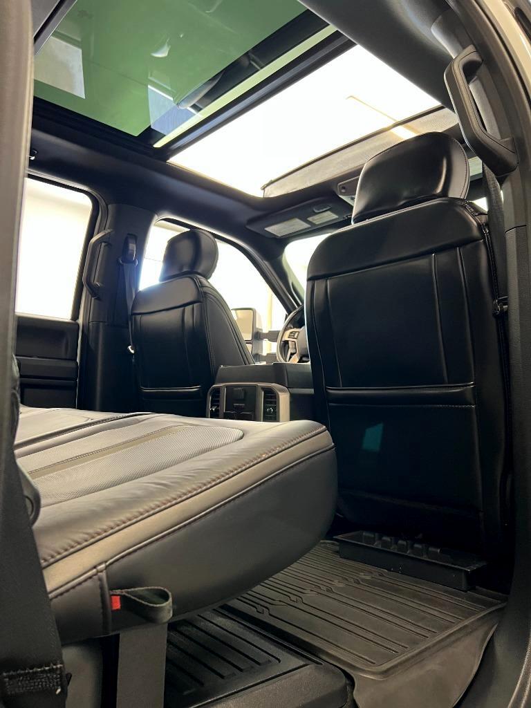 Ford F-350 SD Platinum Crew Cab Long Box 4WD 2022