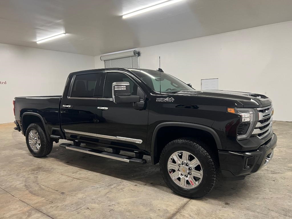 Chevrolet Silverado 2500HD High Country Crew Cab Long Box 4WD 2024