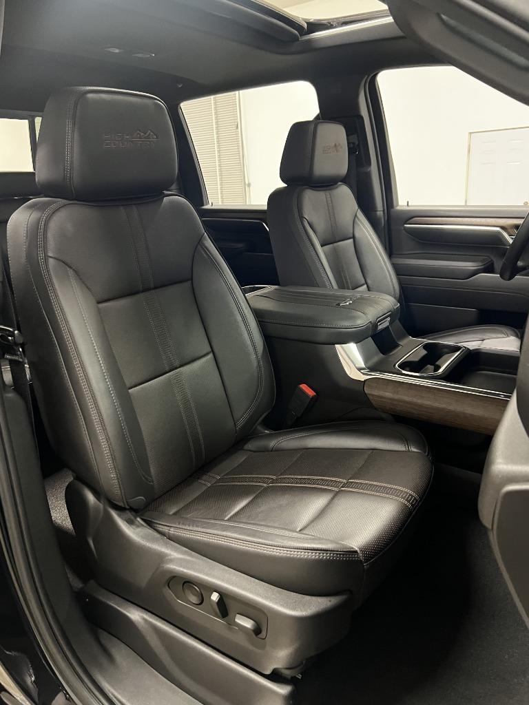 Chevrolet Silverado 2500HD High Country Crew Cab Long Box 4WD 2024