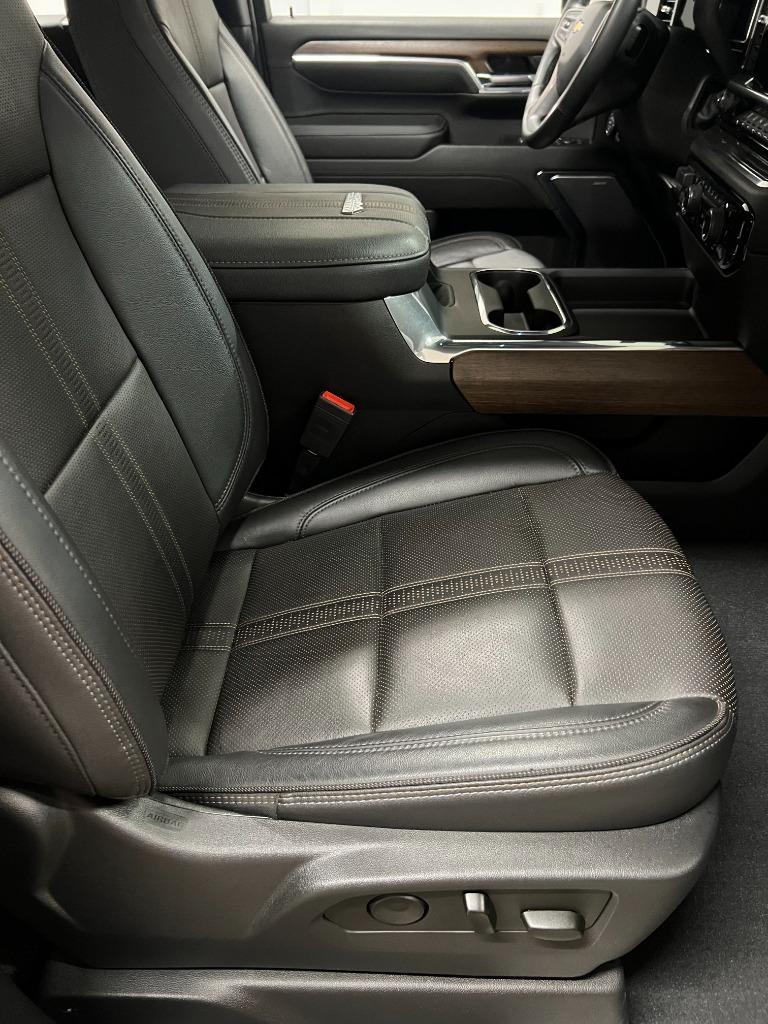 Chevrolet Silverado 2500HD High Country Crew Cab Long Box 4WD 2024